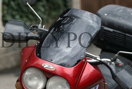 parbriz touring Yamaha XTZ 750 - Apasa pe imagine pentru inchidere